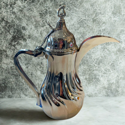 Medium Silver Arabic Coffee Pot (Dallah) – Elegant Traditional Design