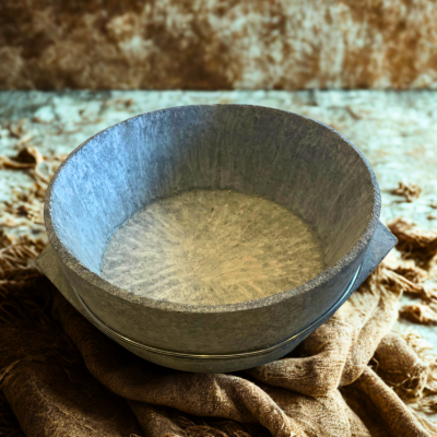 Yemeni Traditional Stone Pan – Small مقلى حجر for Authentic Cooking