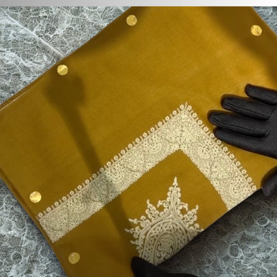 Golden Kashmiri Shawls – Premium Arabic Elegance – Arabic Gift Center